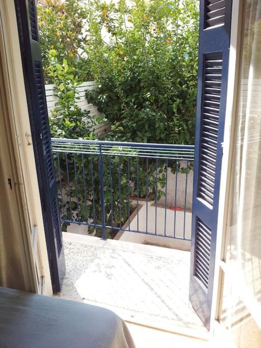 Cozy Seaside Apartment Loutraki ภายนอก รูปภาพ
