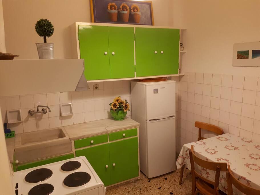 Cozy Seaside Apartment Loutraki ภายนอก รูปภาพ