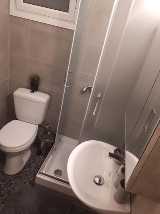Cozy Seaside Apartment Loutraki ภายนอก รูปภาพ